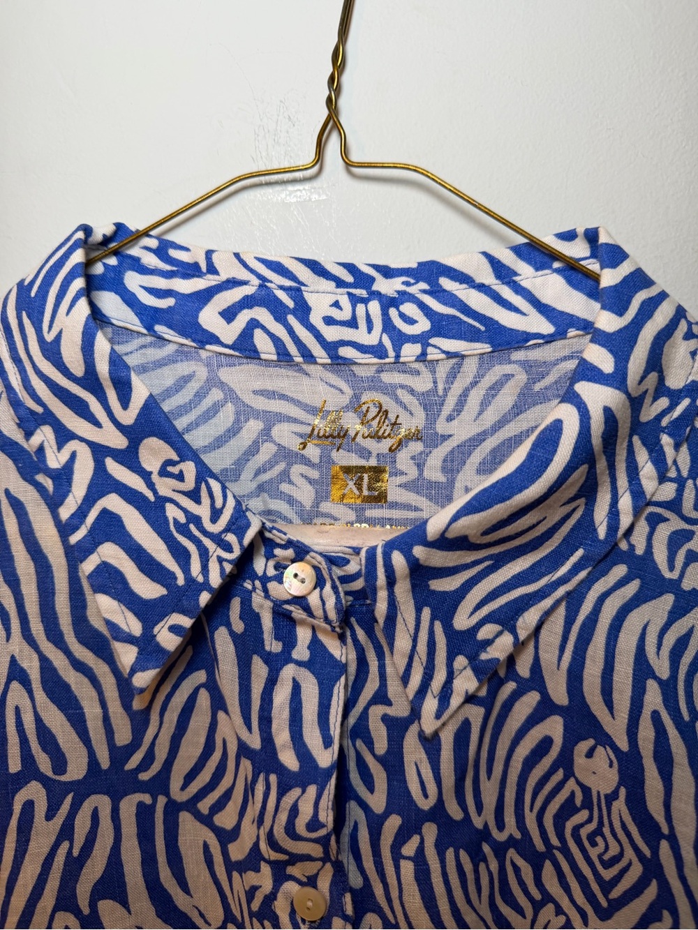 Lilly Pulitzer XL 100% Linen Blue White Button Front Beach Shirt Never Worn - Picture 2 of 5